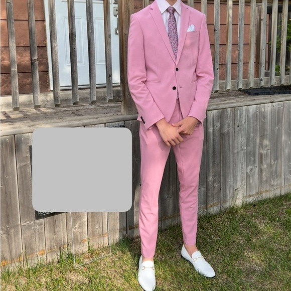 Simons Pink Slim-Fit Suit for a Contemporary Look - Picture 1 of 12